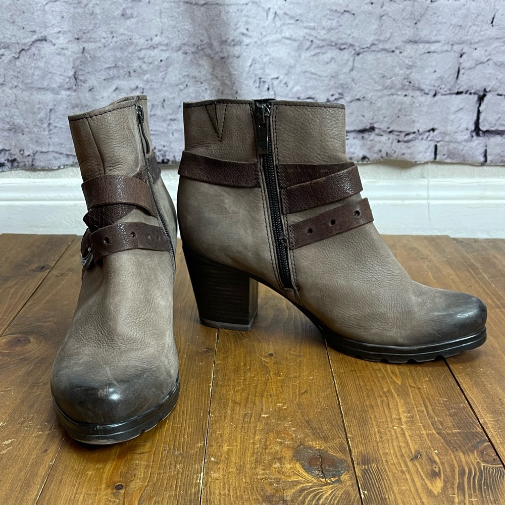 Marco Tozzi size 39 heeled ankle booties straps around ankles, brown
